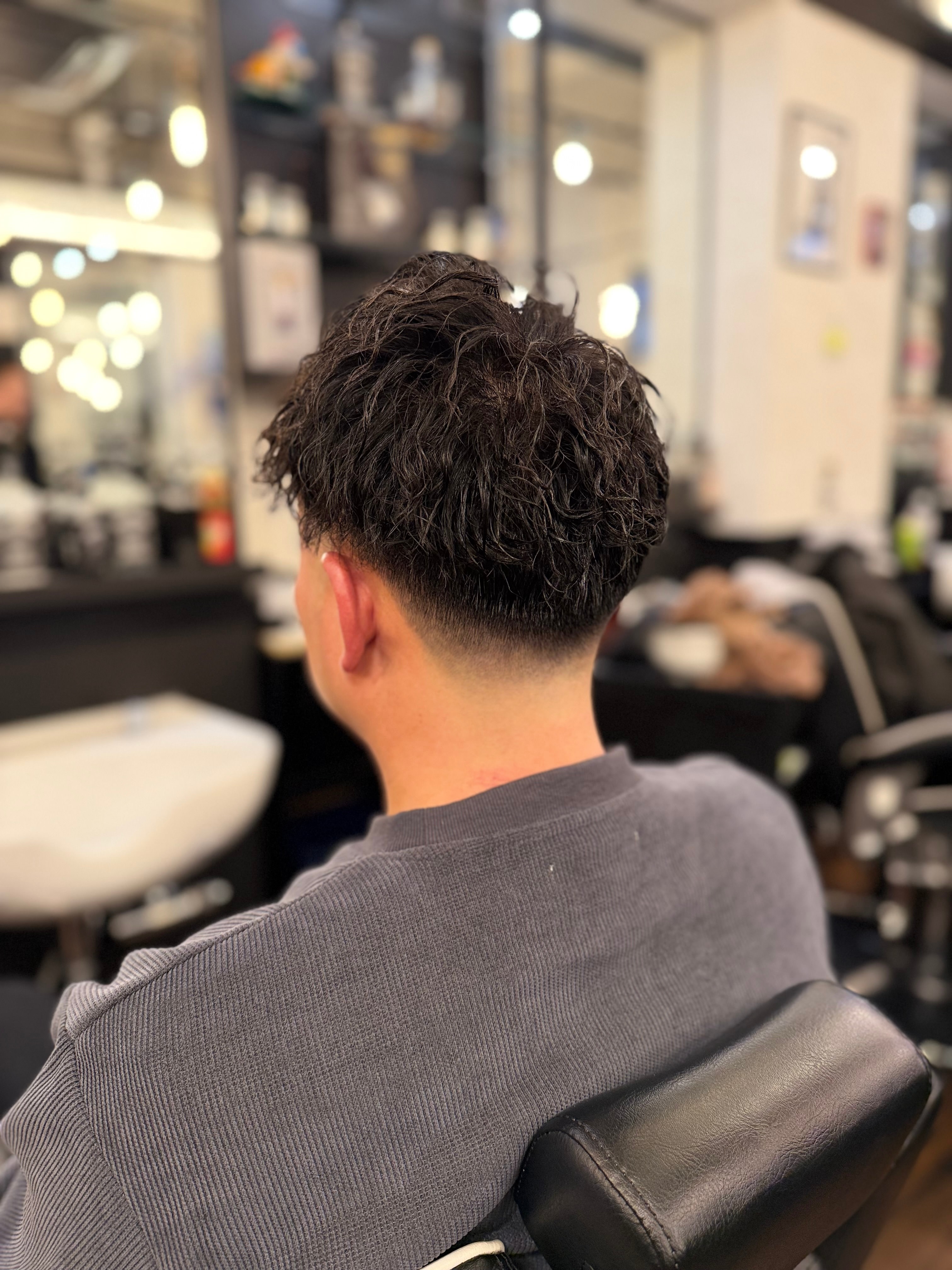 Bro Tokyo BARBERSHOP 神田店 MEN'S専門理容室【ブロートーキョーバーバーショップカンダテンメンズセンモンリヨウシツ】のスタイル紹介。2ブロフェードワイルドパーマ
