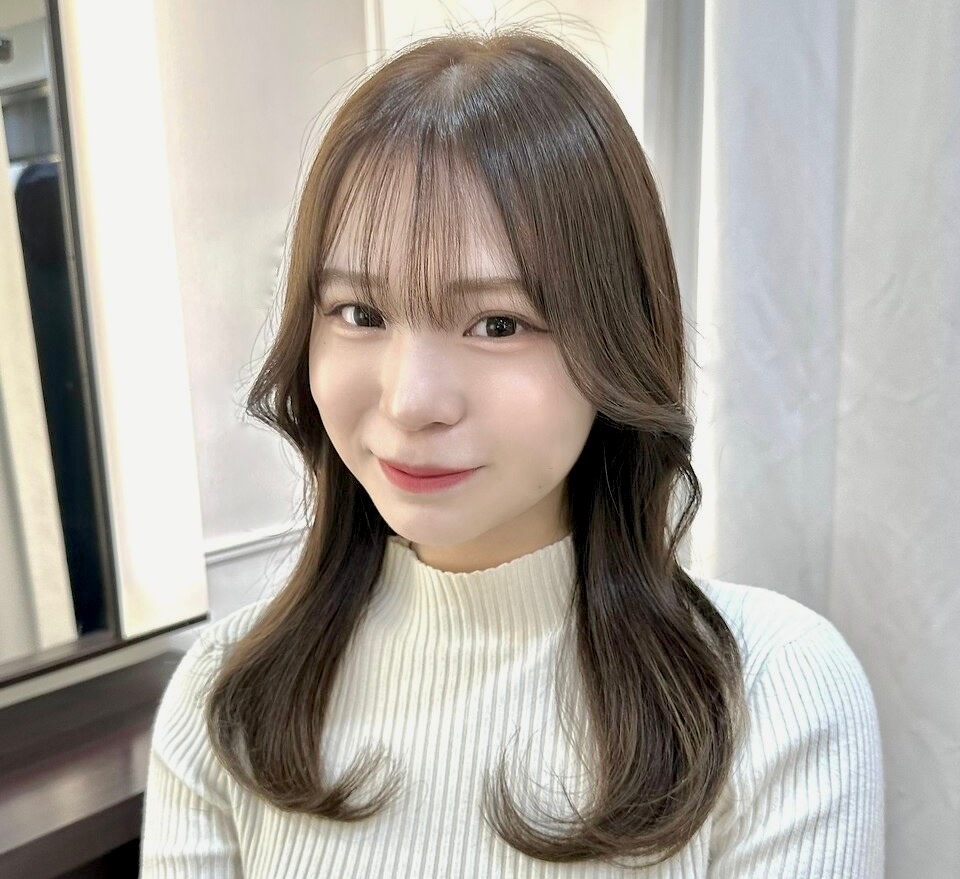 LE・WIN ginza【ルーウィン ギンザ】のスタイル紹介。サイドバングうる艶髪くびれヘア/ナチュラルカール