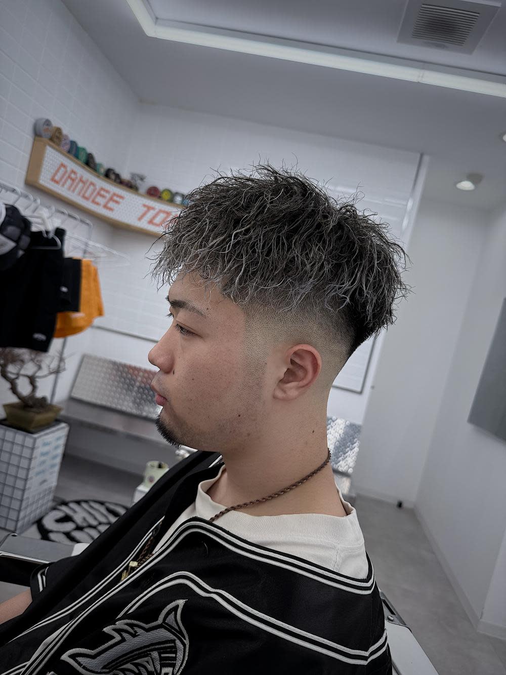 DAMDEE TOKYO 心斎橋【ダムディートウキョウシンサイバシ】のスタイル紹介。ホワイトメッシュ