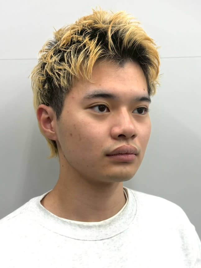 Men's salon SEPT. 博多【メンズサロン セプト ハカタ】のスタイル紹介。スパイキーショート ブロンドカラー ブリーチ ハイトーン