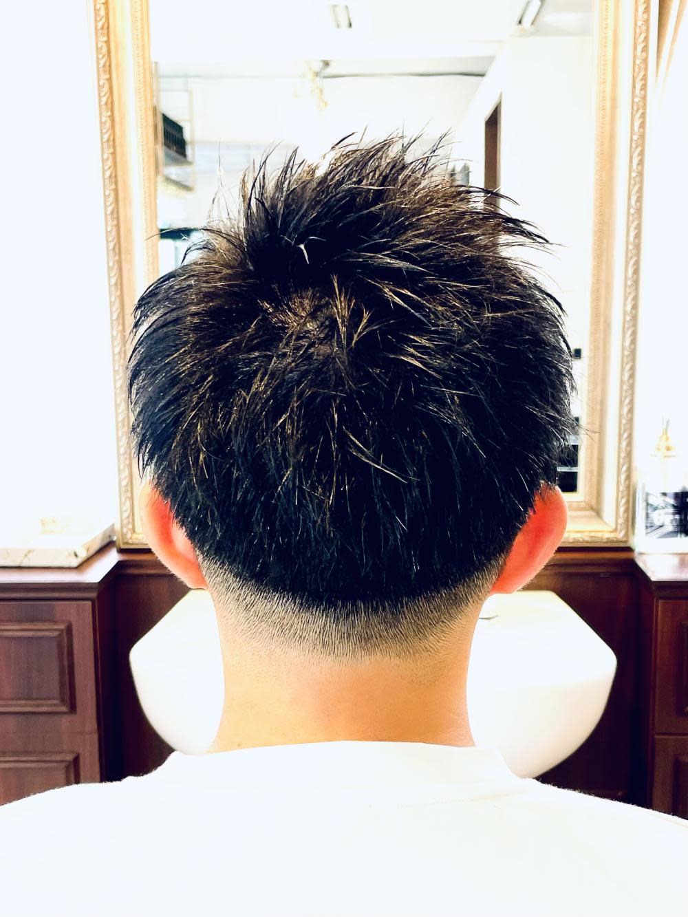 Graceful Barber London【グレイスフルバーバーロンドン】のスタイル紹介。【20代 男性】ロンドンスパイキーツーブロ（大宮/バーバー）