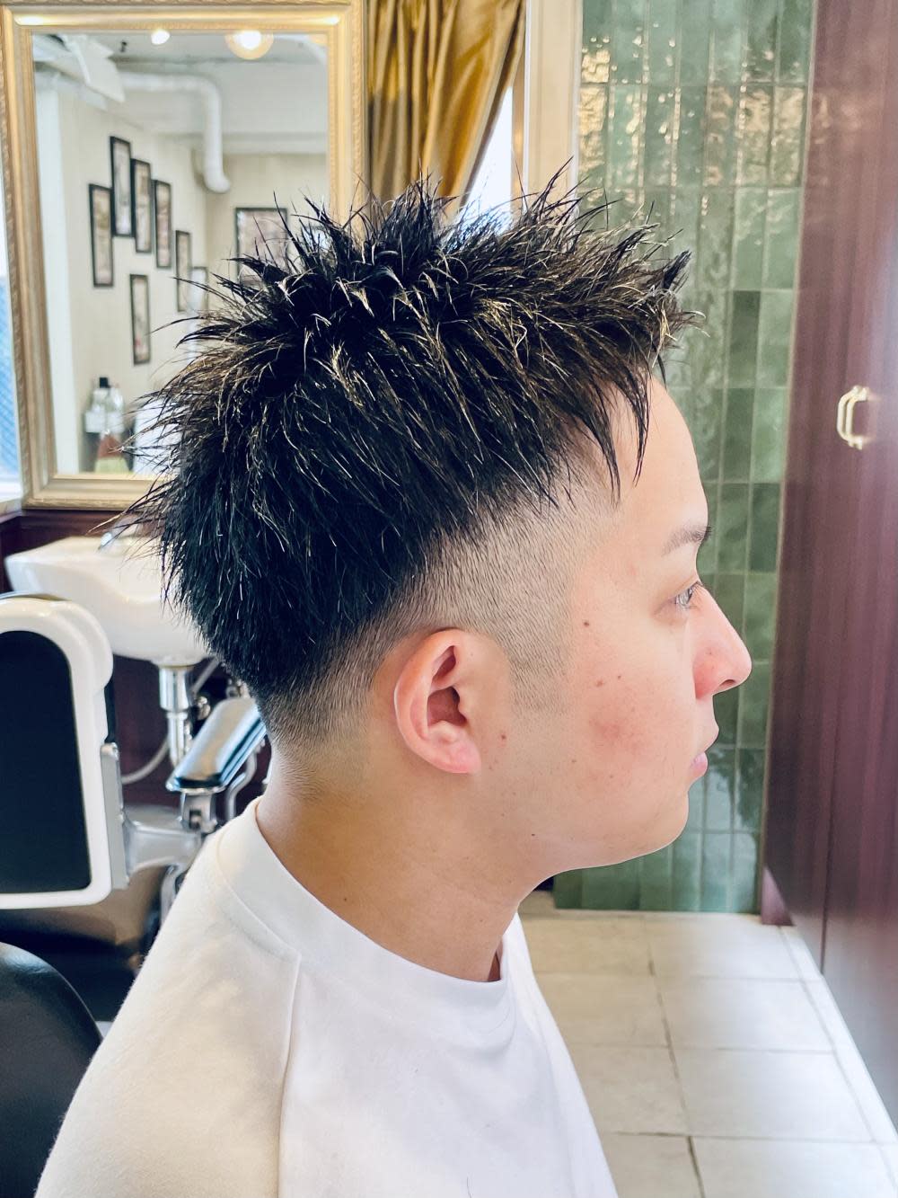 Graceful Barber London【グレイスフルバーバーロンドン】のスタイル紹介。【20代 男性】ロンドンスパイキーツーブロ（大宮/バーバー）