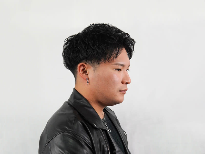 Kazu Hair 段原店【カズヘアー ダンバラテン】のスタイル紹介。ワイルドツイストアップバング