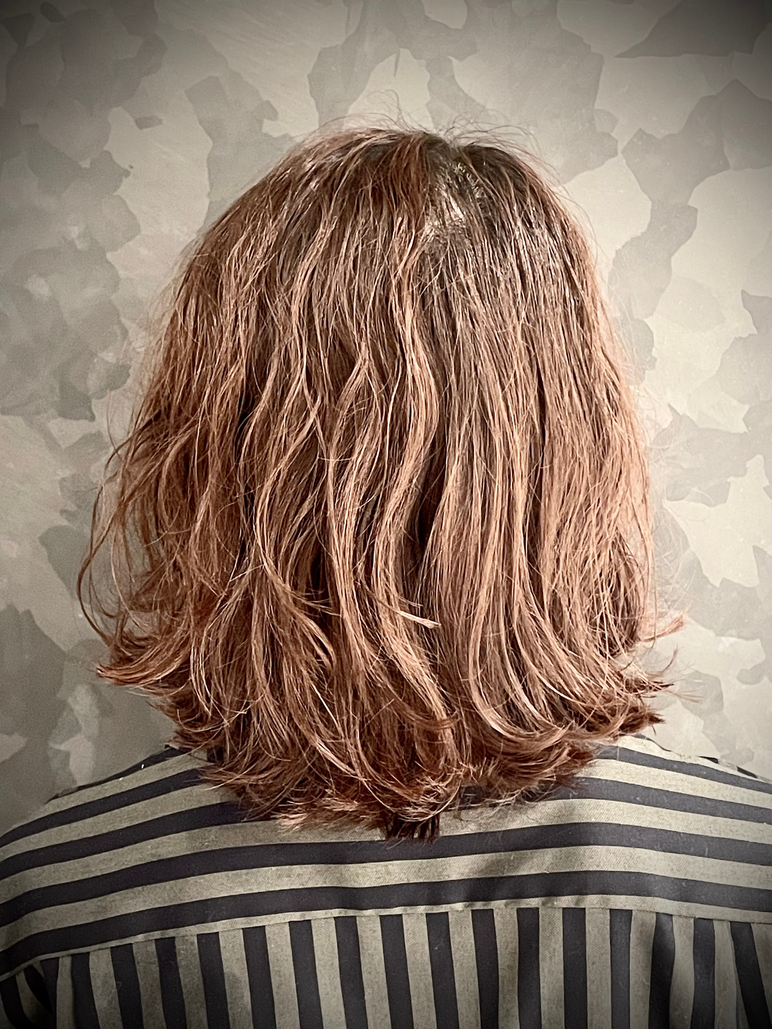 ヒロ銀座バーバーショップ大阪本店【ヒロギンザ バーバーショップオオサカホンテン】のスタイル紹介。ミディアムスパイラル