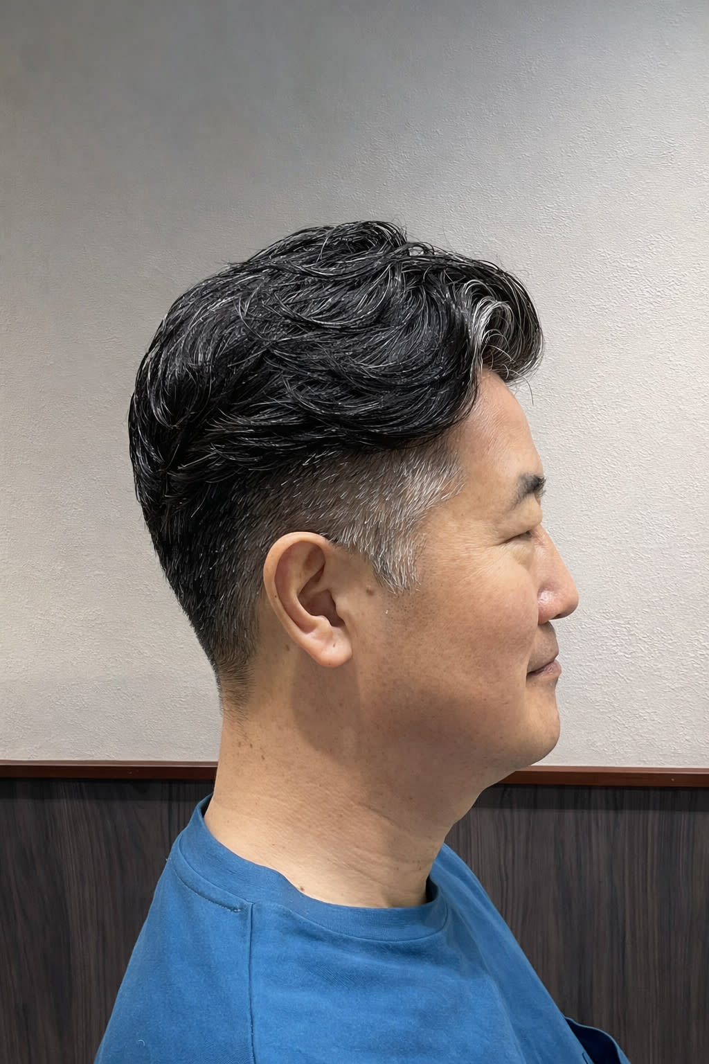 UN businessman barber【ユーエヌ ビジネスマン バーバー】のスタイル紹介。ツーブロックパーマ