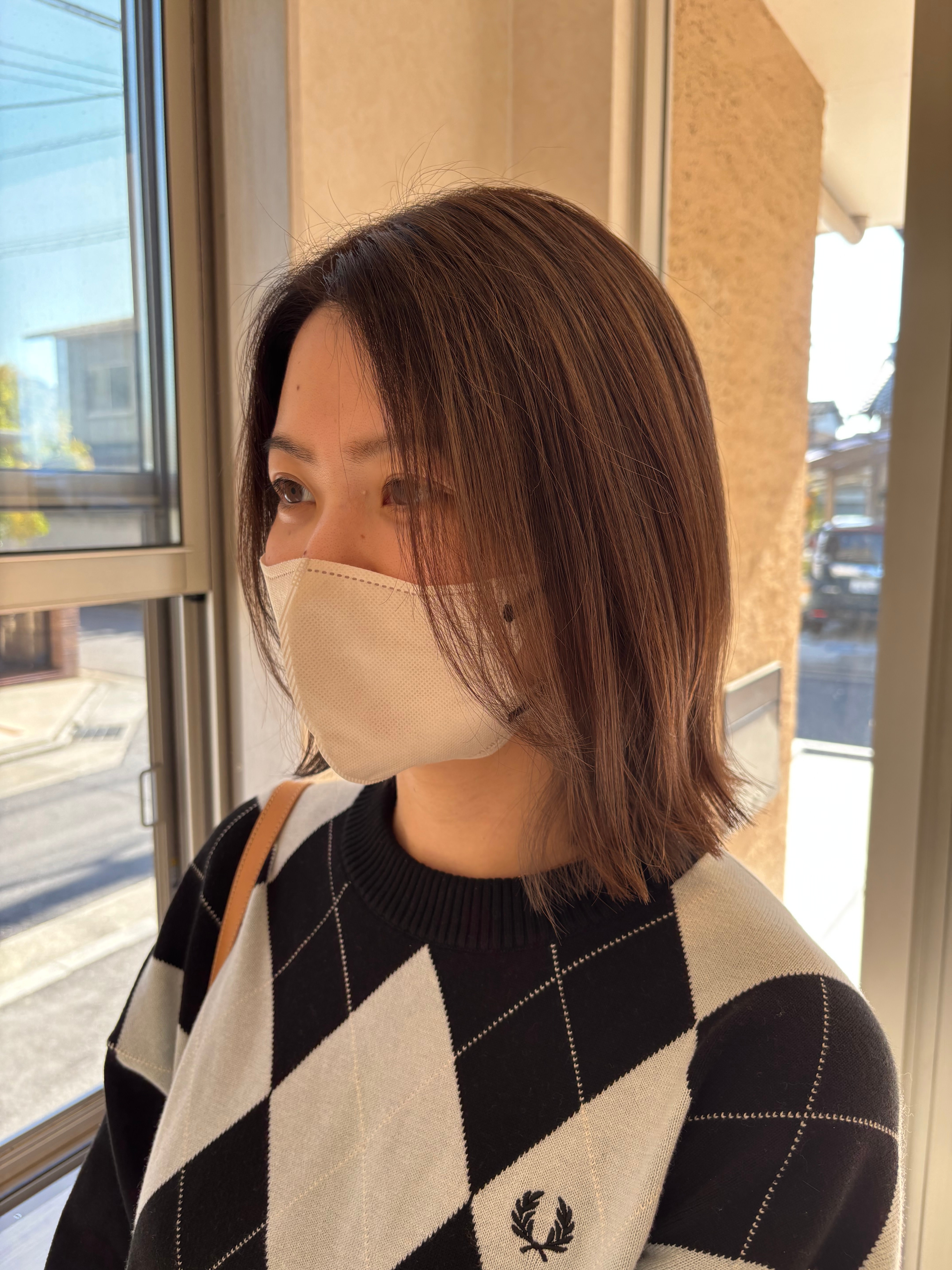 Jlica hair サンフラワー通り【ジェリカヘアー】【ジェリカヘアーサンフラワードオリ】のスタイル紹介。ぱつっとbob✖️ハイライトグレージュ