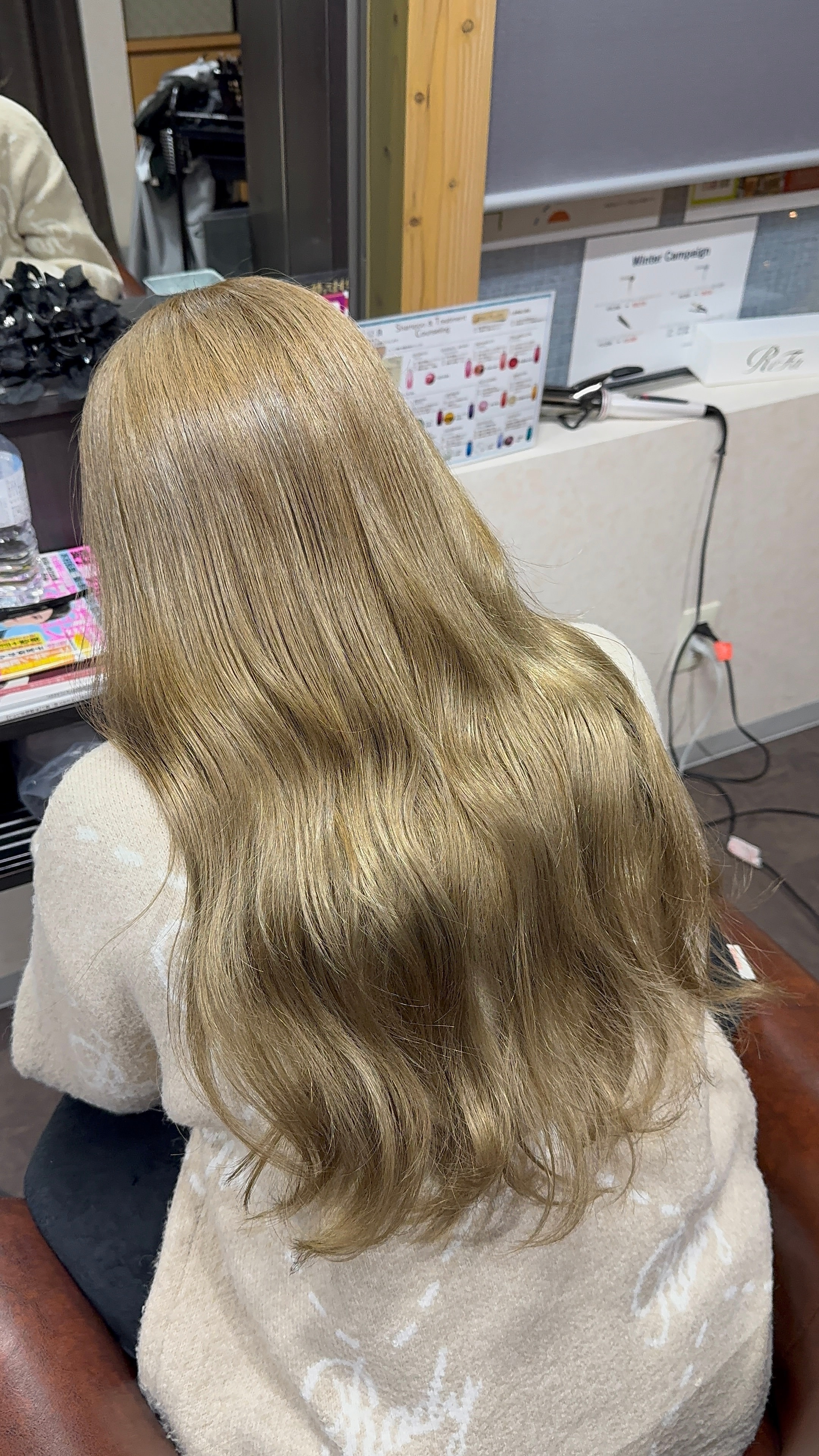 Jlica hair サンフラワー通り【ジェリカヘアー】【ジェリカヘアーサンフラワードオリ】のスタイル紹介。ブロンドヘアー