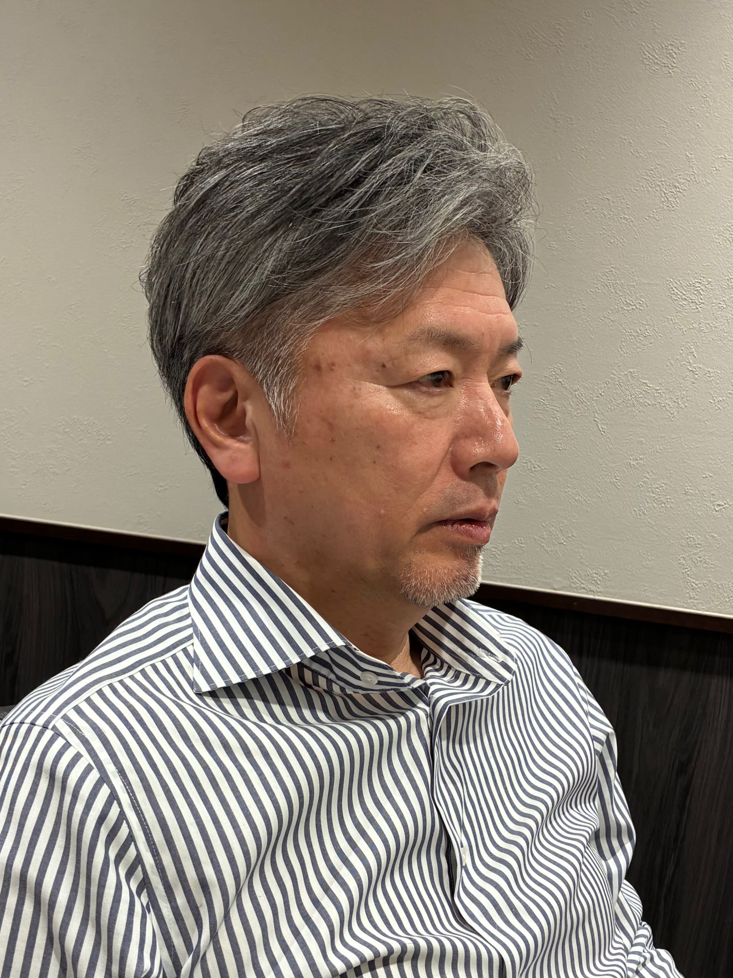 UN businessman barber【ユーエヌ ビジネスマン バーバー】のスタイル紹介。ツーブロック