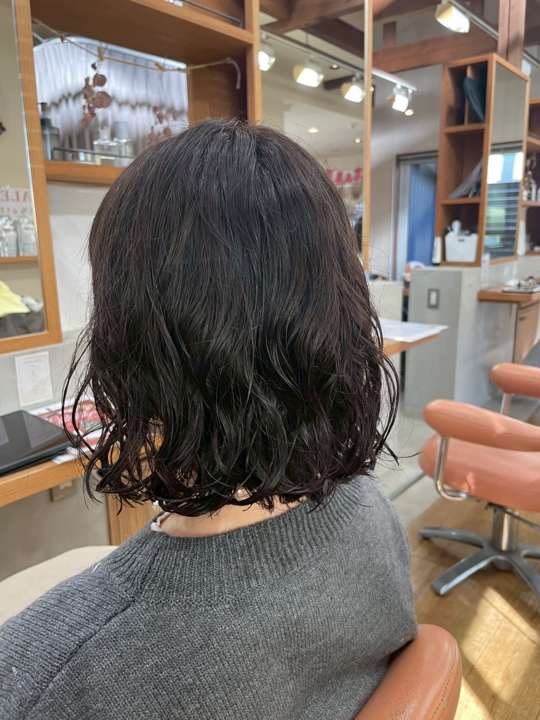 Lalant【ララント】のスタイル紹介。大人可愛いニュアンスウェーブボブ