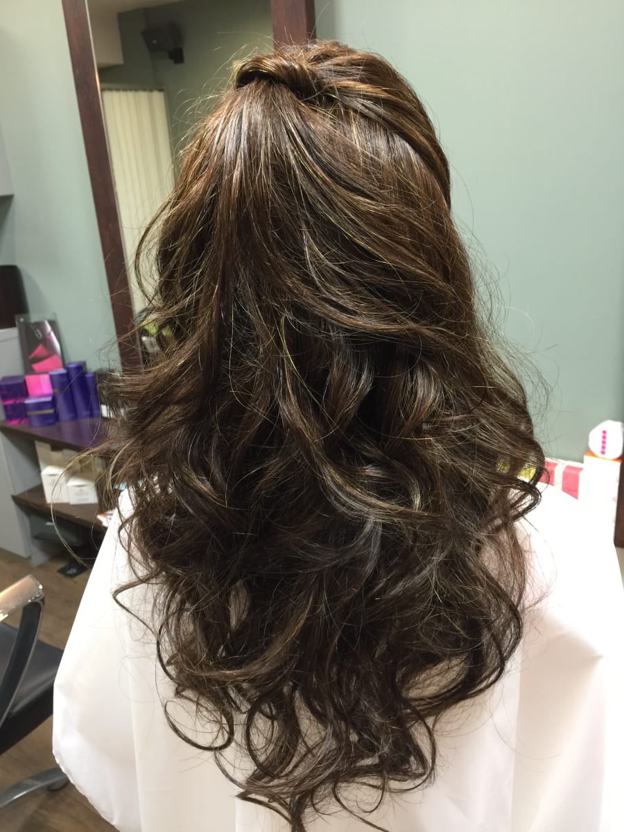 グラデーションカラー ハーフアップのヘアスタイル髪型ヘア
